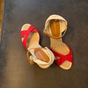 BCBG wedges💵